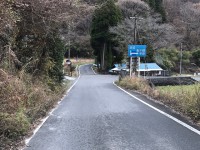 高千穂、草部方面に右折して下さい。道なりに5、6分走行します。