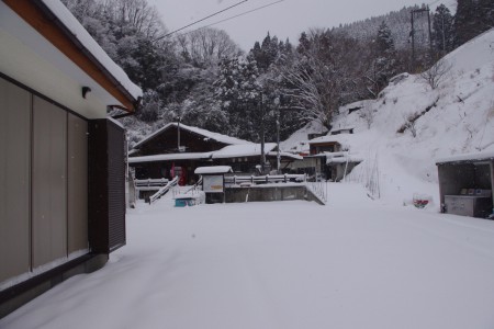 雪のつりセンター